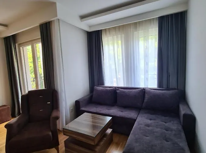 Friend Lux Белград