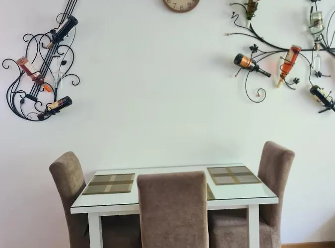 Friend Lux Белград